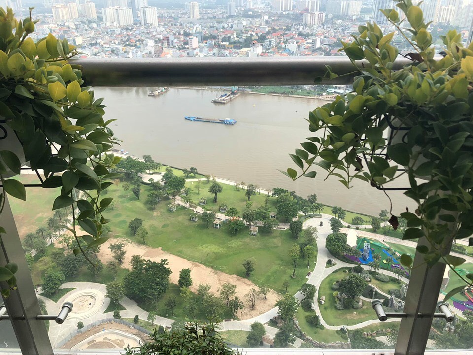 Cho thuê căn 4PN tòa Park 3 Vinhomes Central Park. Giá 2800$/tháng. Lh: 0789625847